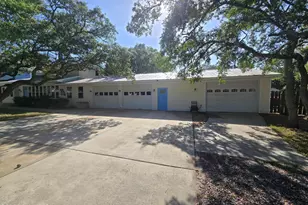 137 NW 9th St, Oak Island, NC 28465 - Photo 3