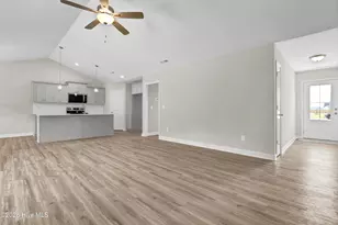 910 Wild Azalea Wy, Hubert, NC 28539 - Photo 5