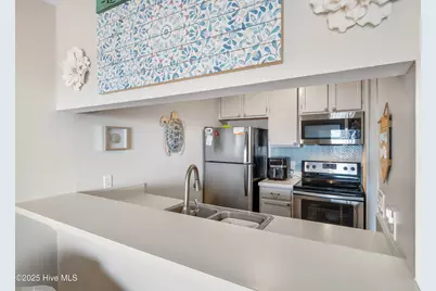 200 S Lake Park Boulevard S #3b, Carolina Beach, NC 28428 - Photo 5