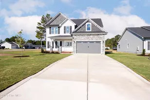 101 Sunny Acres Ln, Clinton, NC 28328 - Photo 1