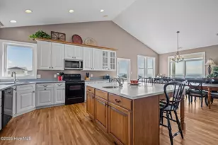 1608 Ocean Dr, Emerald Isle, NC 28594 - Photo 5