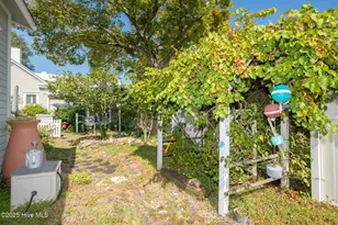 217 Broad St, Beaufort, NC 28516 - Photo 37