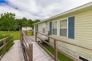 100 Lindsey Ct, Beaufort, NC 28516 - Photo 5