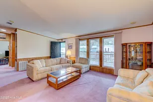 609 Outrigger Ct, Hampstead, NC 28443 - Photo 3