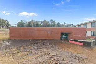 711 N Chapin Rd, Aberdeen, NC 28315 - Photo 1