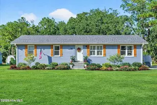 136 Park Ave, Southport, NC 28461 - Photo 1