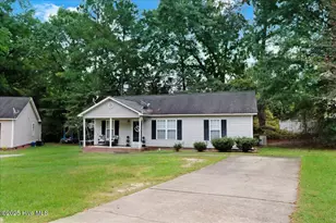 154 Creekside Dr, Four Oaks, NC 27524 - Photo 3