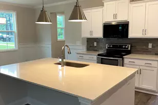 561 Midsummer St, Aberdeen, NC 28315 - Photo 3