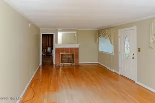 303 Dogwood Ln, Hamlet, NC 28345 - Photo 3