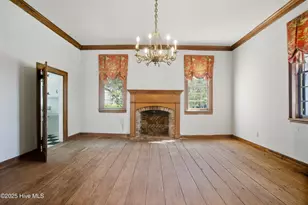 206 W Eden St, Edenton, NC 27932 - Photo 5