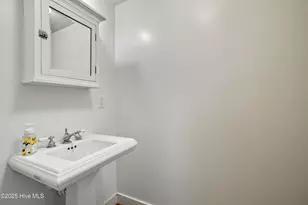 206 W Eden St, Edenton, NC 27932 - Photo 25