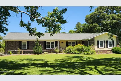 706 Hedrick Boulevard, Morehead City, NC 28557 - Photo 1
