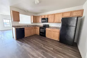 202 Springwood Dr, Jacksonville, NC 28546 - Photo 5