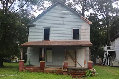 418 McGlohon Street N, Ahoskie, NC 27910 - Photo 1