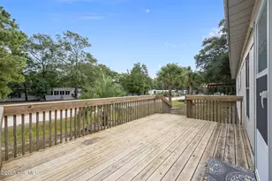 618 Creek Dr, Hampstead, NC 28443 - Photo 11