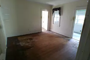 409 N Haughton St, Williamston, NC 27892 - Photo 5