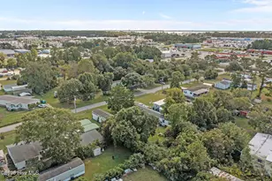 137 Zacchaeus Ave, Morehead City, NC 28557 - Photo 7