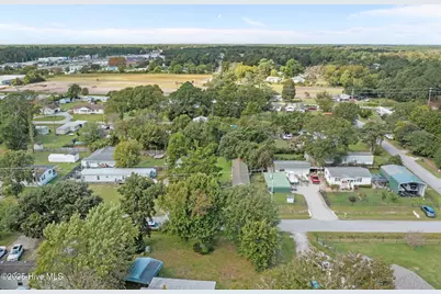 137 Zacchaeus Avenue, Morehead City, NC 28557 - Photo 3