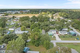 137 Zacchaeus Ave, Morehead City, NC 28557 - Photo 3