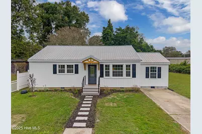 313 First Avenue, Vanceboro, NC 28586 - Photo 1