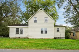 705 6th St, Maysville, NC 28555 - Photo 3