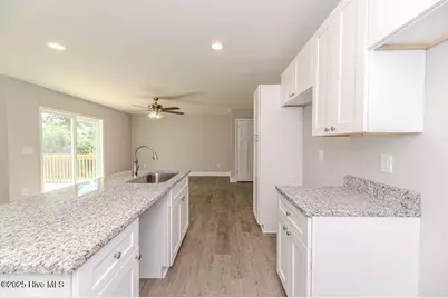 925 W Massachusetts Avenue, Southern Pines, NC 28387 - Photo 15