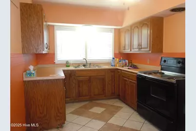 110 E Bell Street, Tabor City, NC 28463 - Photo 13