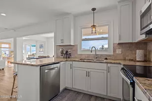 7122 Ocean Dr, Emerald Isle, NC 28594 - Photo 9