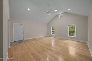 402 Whittaker Point Rd, Oriental, NC 28571 - Photo 13