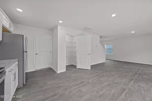 1324 S Wilshire Ct, Kinston, NC 28504 - Photo 15