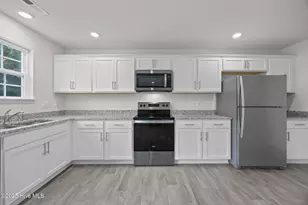 1324 S Wilshire Ct, Kinston, NC 28504 - Photo 17