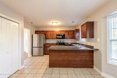 130 Whiteleaf Drive, Jacksonville, NC 28546 - Photo 5