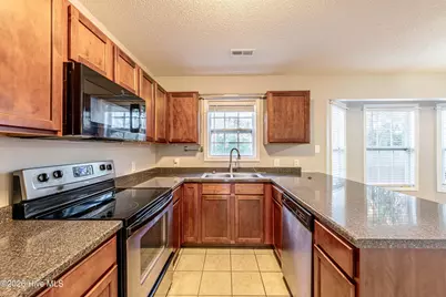 130 Whiteleaf Drive, Jacksonville, NC 28546 - Photo 7