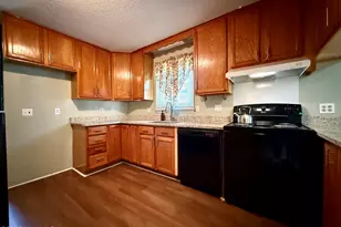 403 Henderson St, Williamston, NC 27892 - Photo 17
