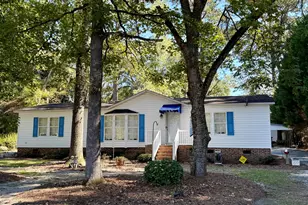 902 Aberdeen Rd, Laurinburg, NC 28352 - Photo 1
