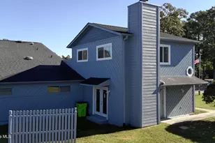 32 Harbour Walk, New Bern, NC 28562 - Photo 1