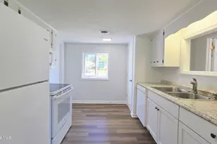 32 Harbour Walk, New Bern, NC 28562 - Photo 3