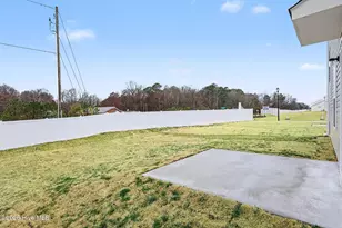 22 E Emily Gardens Dr, Selma, NC 27576 - Photo 31