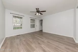353 Potters Hill Rd, Richlands, NC 28574 - Photo 13