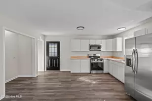 1216 Walt Bellamy Dr, New Bern, NC 28562 - Photo 9