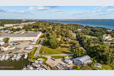 201 Pensacola Avenue, Morehead City, NC 28557 - Photo 9