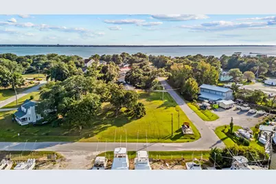 203 Pensacola Avenue, Morehead City, NC 28557 - Photo 1