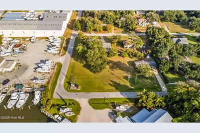 203 Pensacola Avenue, Morehead City, NC 28557 - Photo 11