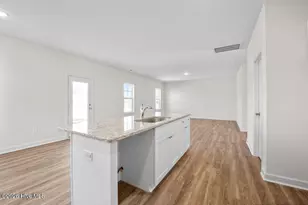 544 Ashley Hts Dr, Aberdeen, NC 28315 - Photo 5