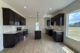 87 Sundrops Trl, Dunn, NC 28334 - Photo 3