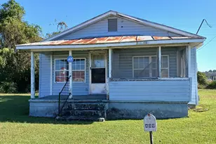 409 Plum St, New Bern, NC 28560 - Photo 1
