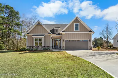 135 Sycamore Lakes Drive, Wallace, NC 28466 - Photo 1