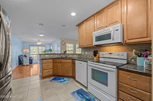 1207 Pelican Dr, New Bern, NC 28560 - Photo 5