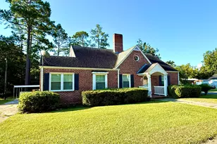 300 E Roseboro St, Roseboro, NC 28382 - Photo 1
