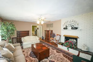 1201 Charles Dr, Laurinburg, NC 28352 - Photo 5